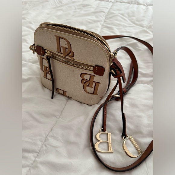Dooney & Bourke crossbody monogram dome purse - Picture 1 of 11